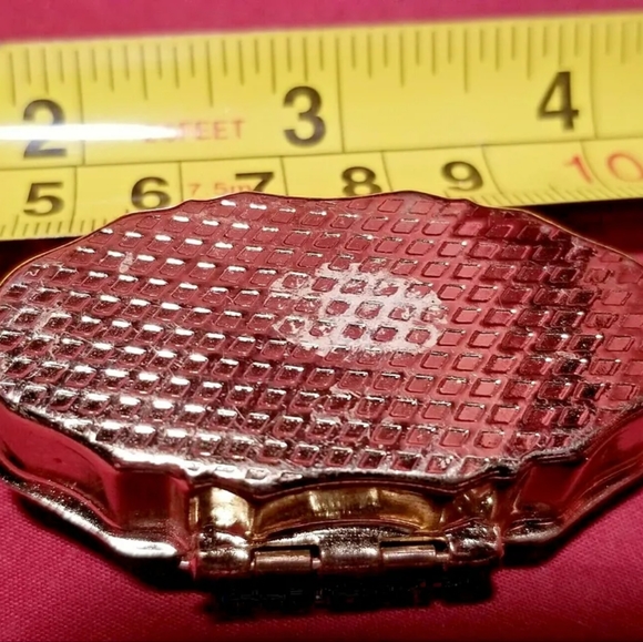 Vintage Ladies Cigarette Holder Pocket Ashtray Old Jewelry Metal Tin - Picture 9 of 9